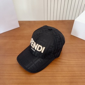 Кепка FENDI Vintage Print Baseball Cap