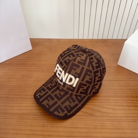 Кепка FENDI Vintage Print Baseball Cap
