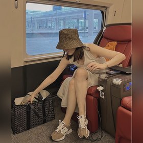 Винтажная шляпа-рыбацкая шапка FENDI с