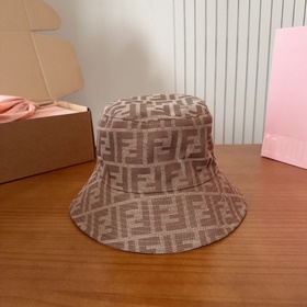 Винтажная шляпа-рыбацкая шапка FENDI с