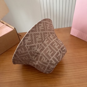 Винтажная шляпа-рыбацкая шапка FENDI с