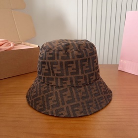 Винтажная шляпа-рыбацкая шапка FENDI с