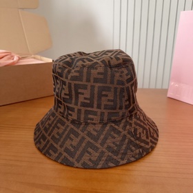 Винтажная шляпа-рыбацкая шапка FENDI с