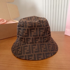 Винтажная шляпа-рыбацкая шапка FENDI с