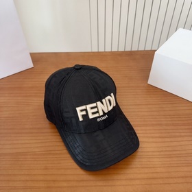 Кепка FENDI Vintage Print Baseball Cap