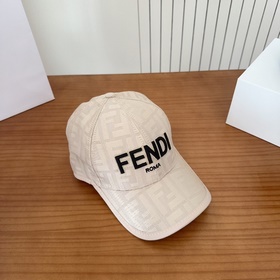 Кепка FENDI Vintage Print Baseball Cap