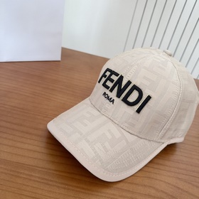 Кепка FENDI Vintage Print Baseball Cap