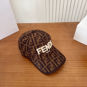 Кепка FENDI Vintage Print Baseball Cap