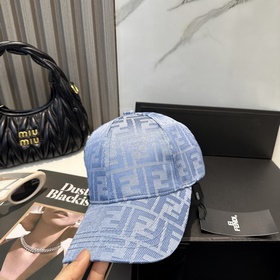 Винтажная бейсболка FENDI с монограммо