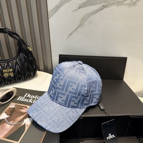 Винтажная бейсболка FENDI с монограммо