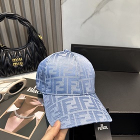 Винтажная бейсболка FENDI с монограммо