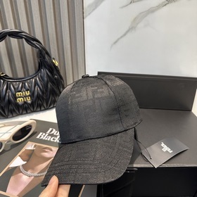 Винтажная бейсболка FENDI с монограммо