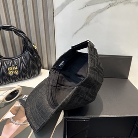 Винтажная бейсболка FENDI с монограммо