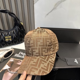 Винтажная бейсболка FENDI с монограммо