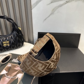 Винтажная бейсболка FENDI с монограммо