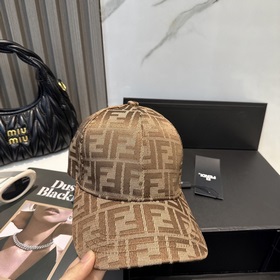 Винтажная бейсболка FENDI с монограммо