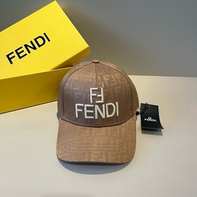 Кепка FENDI Vintage Print Baseball Cap
