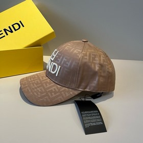 Кепка FENDI Vintage Print Baseball Cap