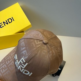 Кепка FENDI Vintage Print Baseball Cap