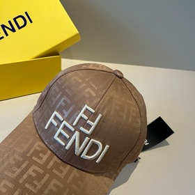 Кепка FENDI Vintage Print Baseball Cap