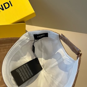Кепка FENDI Vintage Print Baseball Cap