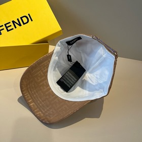 Кепка FENDI Vintage Print Baseball Cap