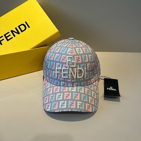 Кепка FENDI Vintage Print Baseball Cap