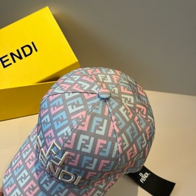 Кепка FENDI Vintage Print Baseball Cap