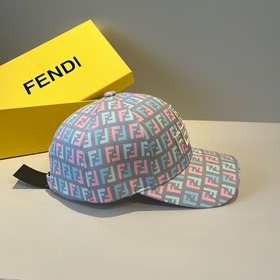 Кепка FENDI Vintage Print Baseball Cap