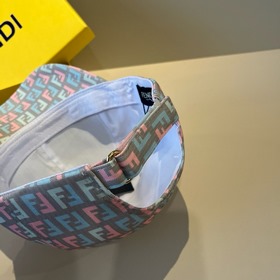 Кепка FENDI Vintage Print Baseball Cap