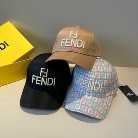 Кепка FENDI Vintage Print Baseball Cap