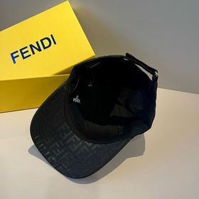 Кепка FENDI Vintage Print Baseball Cap