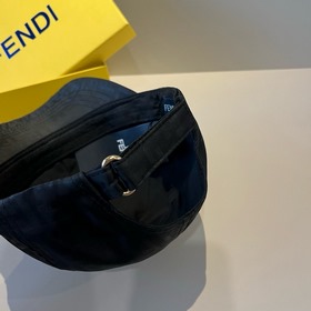 Кепка FENDI Vintage Print Baseball Cap