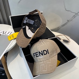 Кепка FENDI Vintage Print Baseball Cap