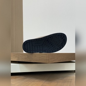 FENDI Флопсы и сандалии Fendi уже в пр