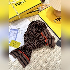 Fendi · Классический вязаный шарф FF F