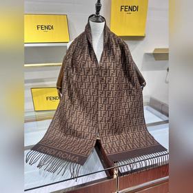 Новинка： самый популярный шарф Fendi э