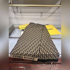 Новинка： самый популярный шарф Fendi э