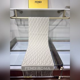 Новинка： самый популярный шарф Fendi э