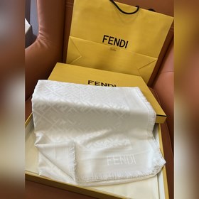 Fendi New [Шарф-шаль из шелка с жакк
