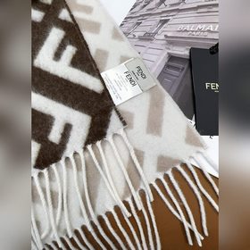 Двусторонний кашемировый шарф Fendi Mo