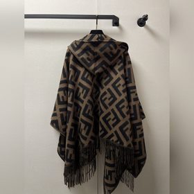 [Уже в продаже! Шаль-накидка с капюшон