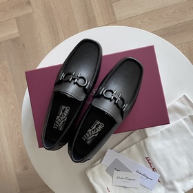 Новинка： мокасины Ferragamo с пряжкой
