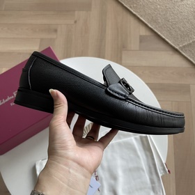Новинка： мокасины Ferragamo с пряжкой