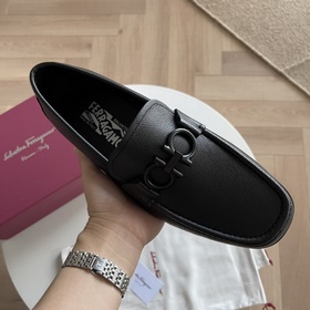 Новинка： мокасины Ferragamo с пряжкой