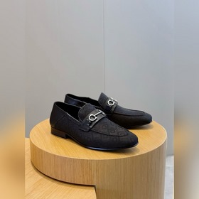 Лоферы Ferragamo Gancini с пряжкой и к