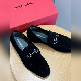 Лоферы Ferragamo Gancini с пряжкой и к