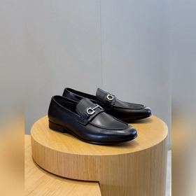Лоферы Ferragamo Gancini с пряжкой и к