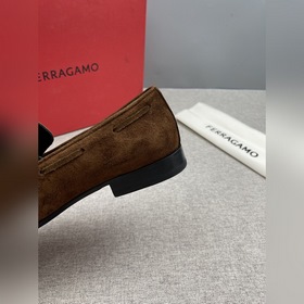 Лоферы Ferragamo Gancini с пряжкой и к