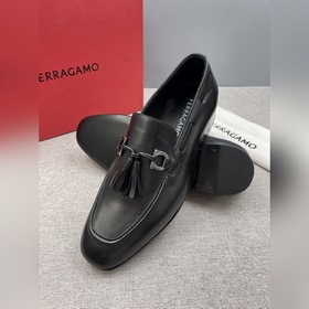 Лоферы Ferragamo Gancini с пряжкой и к